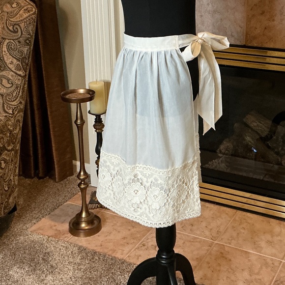 Vintage Boutique Hand Made Half Apron - Picture 3 of 6